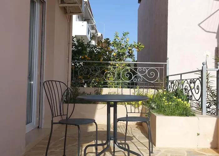 Miss Nefeli - Marvelous Stone Apartment In Perdika-Aegina